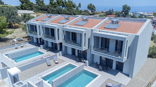 DaMa Maisonettes  by RentalsPro-Polychrono