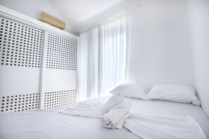 2 bedrooms, WiFi, bed sheets - Seascape Agistri Apartment by RentalsPro - Pefkochori Halkidiki (Pallini)