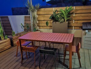 屋外ダイニングエリア