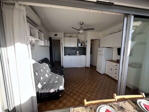 TV - Studio cabin with AC on the port - 4 guests (Le Grau-du-Roi)