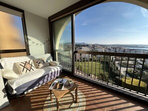 Interior - Apartment with sea view - 4 guests (Six-Fours-les-Plages)