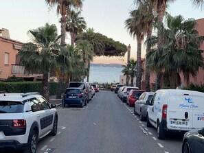 Property grounds - Mezzanine apartment, air conditioning - 2 guests (Sainte-Maxime)