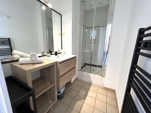 Bathroom - Apartment with pine view - 4 guests (Six-Fours-les-Plages)