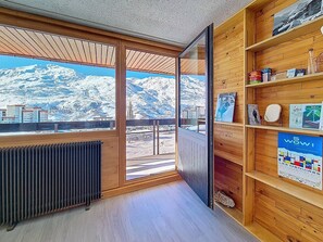 Interior - Spacious apartment - 6 guests, ski-in/ski-out (Les Menuires)