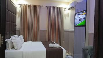 Egyptian cotton sheets, premium bedding, desk, laptop workspace