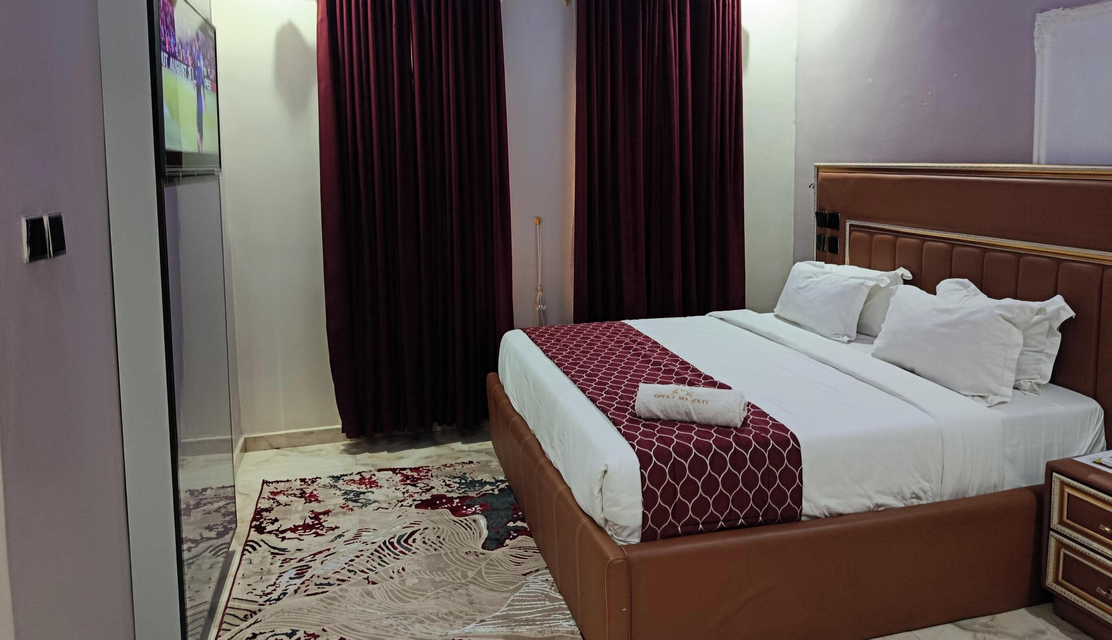 Superior Single Room | Egyptian cotton sheets, premium bedding, desk, laptop workspace