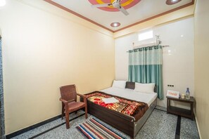 Room - Omji Ashram - Char Bhuja Dham (Ayodhya)