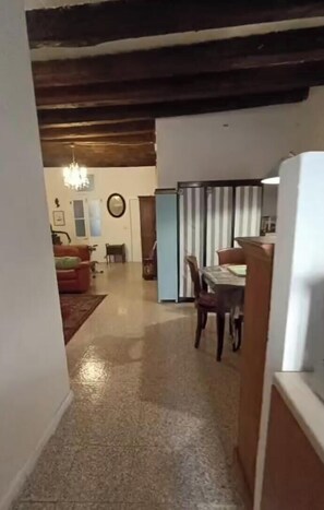 Interior - Vintage house. (Iglesias)