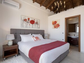 Villa - Seaview Luxury Villa In Chania (Kissamos)