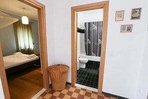 4 bedrooms, iron/ironing board, WiFi, bed sheets - Villa Ostria by Rentals Pro Nea Moudania (Nea Moudania)