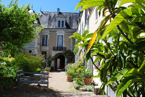 Le Ragois - Bretonvilliers mansion, charming vacation home.