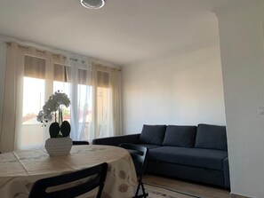 Appartement classique, 2 chambres, non-fumeur, balcon | Intérieur