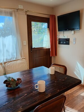 Dining - Casa 2 en Bariloche en un Barrio residencial muy tranquilo cerca de todo (San Carlos de Bariloche)