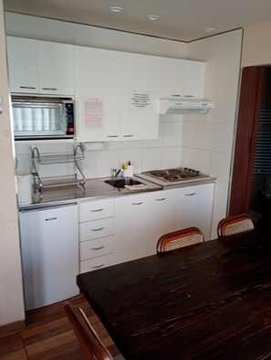 Private kitchen - Casa 2 en Bariloche en un Barrio residencial muy tranquilo cerca de todo (San Carlos de Bariloche)