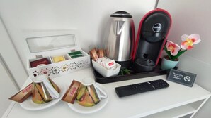 Economy Double Room | Coffee and/or coffee maker