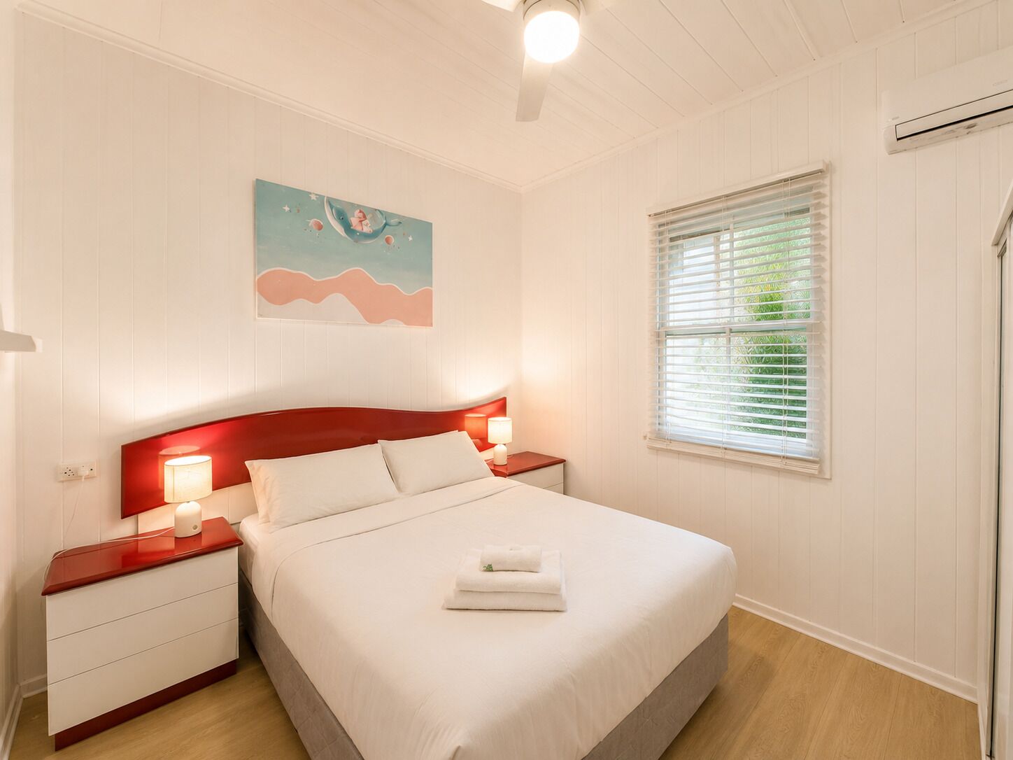 3 bedrooms, iron/ironing board, WiFi, bed sheets