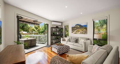 Luxury Family Time 3 Bedroom Retreat | Sunny Deck & Yard