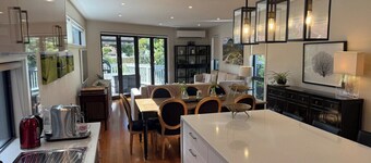 Luxury Family Time 3 Bedroom Retreat | Sunny Deck & Yard
