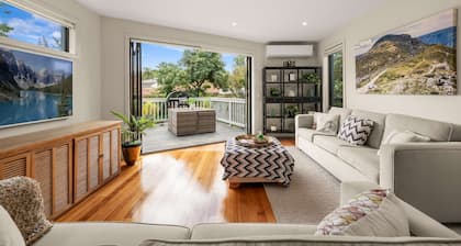Luxury Family Time 3 Bedroom Retreat | Sunny Deck & Yard