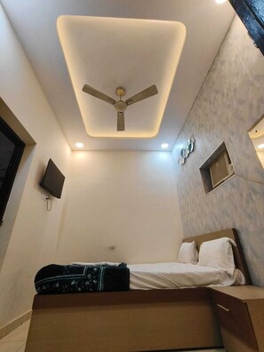 Deluxe Double Room - Hotel Krishna (Lucknow,)