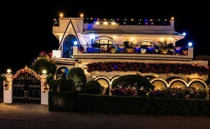 Front of property - Hotel Krishna (Lucknow)