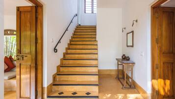 Villa, 2 Bedrooms, Private Pool, Garden View | Interior