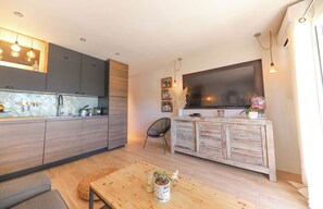 Living area - STUNNING APARTMENT (Sainte-Maxime)