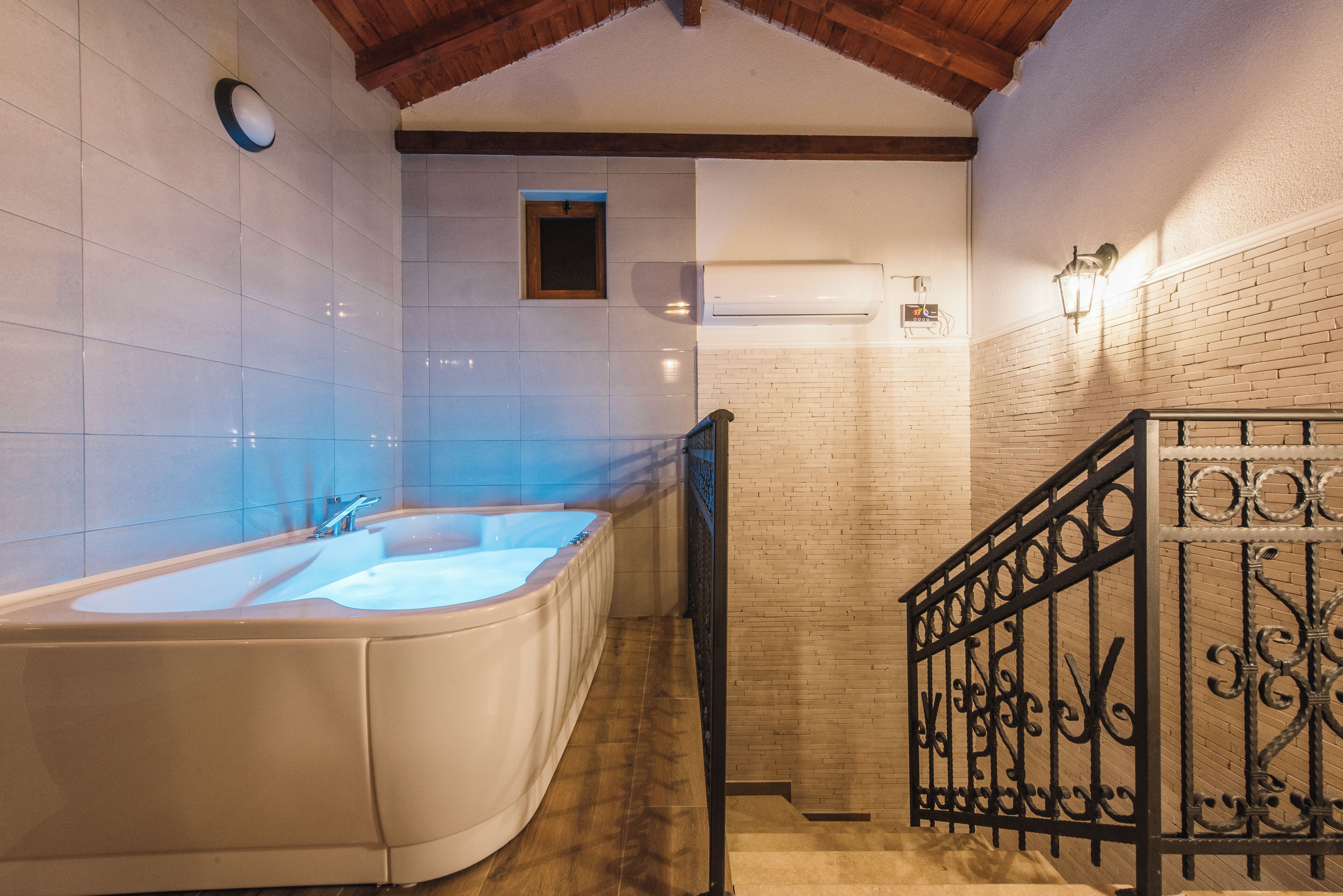 Luxury Chalet, Balcony, Garden View with Private Outdoor Pool | Baderomsfasiliteter