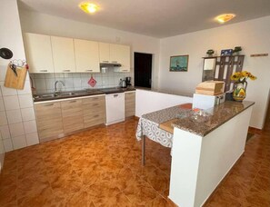 Apartment | Private kitchen - Relaxing Getaway Near Adriatic Sea (Marcana)