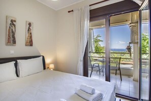 4 bedrooms, iron/ironing board, WiFi, bed sheets - Saba Villa by RentalsPro - Hanioti (Paliouri)