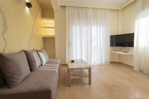 Living area - Happy Ellen Seafront 1 by Travel Pro Services (Nea Plagia)