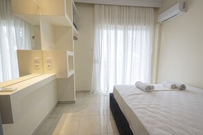 1 bedroom, iron/ironing board, WiFi, bed sheets - Happy Ellen Seafront 4 by Travel Pro Services (Nea Plagia)