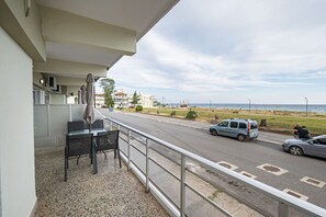 Terrace/patio - Happy Ellen Seafront 4 by Travel Pro Services (Nea Plagia)