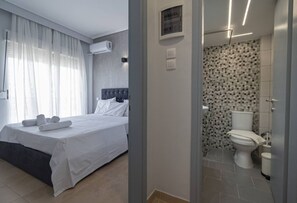 Hair dryer, towels - Happy Ellen Seafront 7 by Travel Pro Services (Nea Plagia)