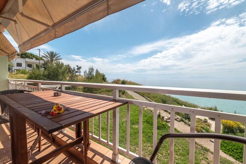 Seagull House by RentalsPro - Nea Potidaia