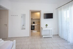 Iron/ironing board, WiFi, bed sheets - Filia Apartment Afroditi by RentalsPro (Nea Fokea)