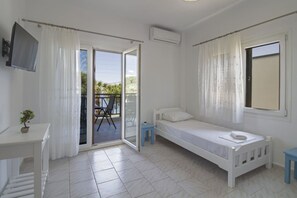 Iron/ironing board, WiFi, bed sheets - Filia Apartment Afroditi by RentalsPro (Nea Fokea)