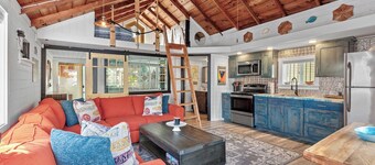 Floathouse on the shores of Lake PendOreille