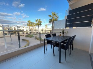Outdoor dining - Beautiful apartment in a beautiful complex close to the sea and restaurants (VC)