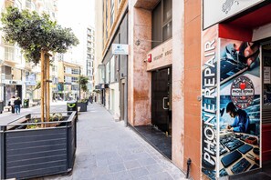 Exterior detail - 2 BR Flat, Prime location, Sliema Center (Sliema)