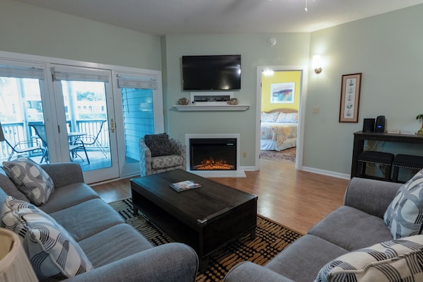 Living area - Windermere Coastal Retreat – 7C (Myrtle Beach)