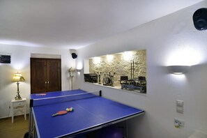 Villa | Games room - Stunning Villa for 7 in Kissamos (Kissamos)