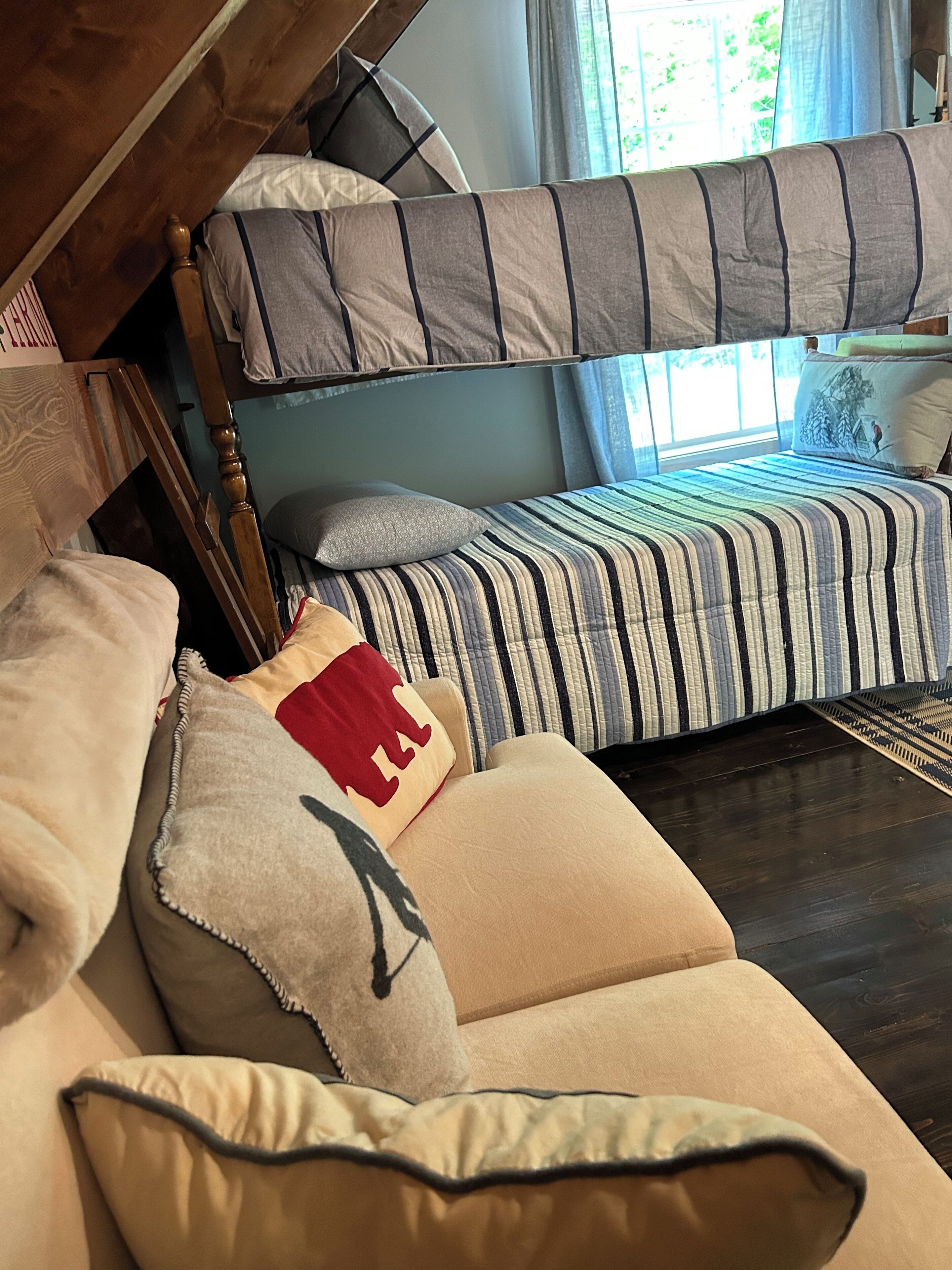 2 bedrooms, WiFi, bed sheets