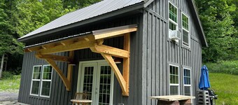 Snowshoe Cabin across from Upper Lake Moraine and close to Colgate!