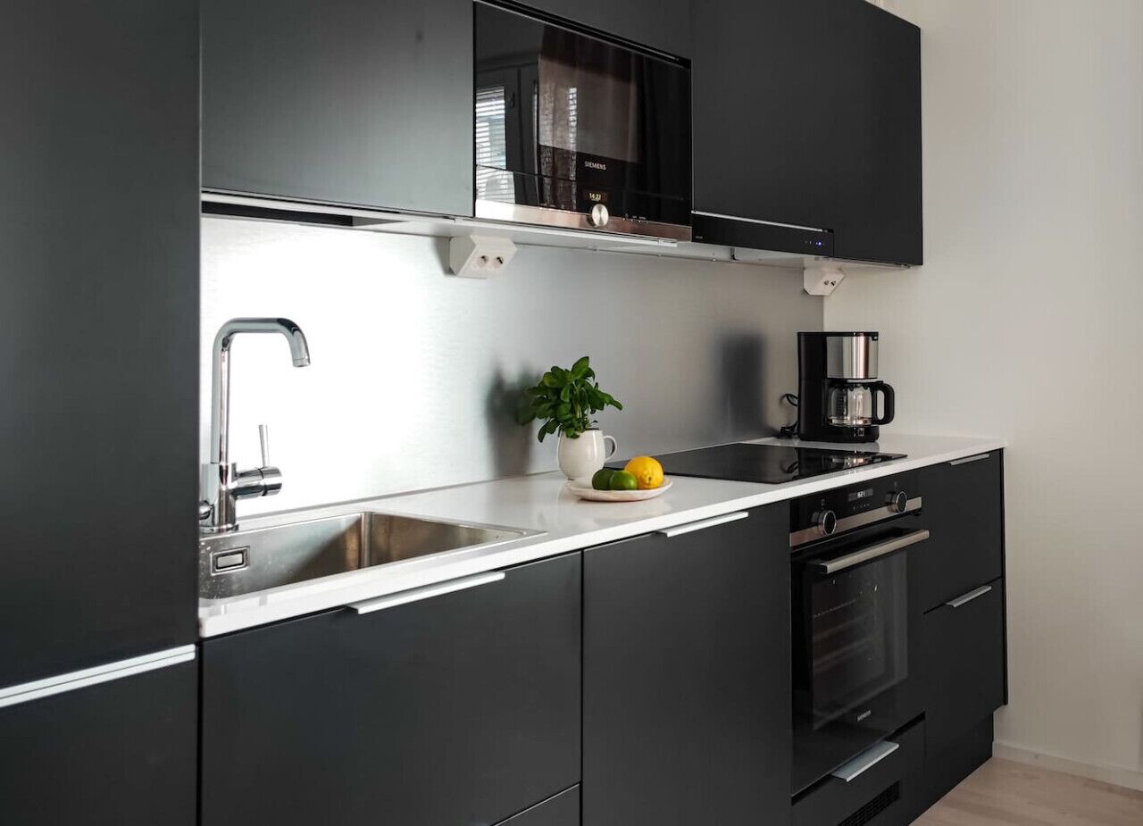 Refrigerador, microondas, horno, placa de cocina