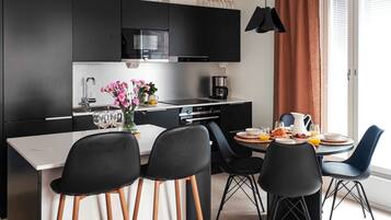 Fridge, microwave, oven, stovetop
