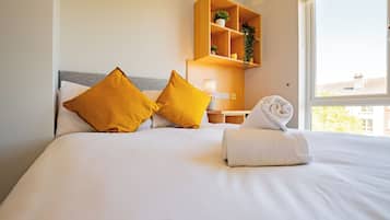 5 bedrooms, WiFi, bed sheets