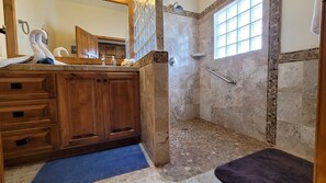Shower, towels - Casa Evita | Beachfront Home with Ocean Views, Jacuzzi Suite & Private Casita (Puerto Penasco)
