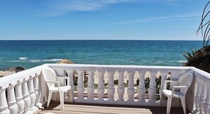Property grounds - Casa Evita | Beachfront Home with Ocean Views, Jacuzzi Suite & Private Casita (Puerto Penasco)
