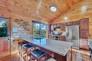 Private kitchen - Stunning 4BR Cabin | Bluff Mtn Views | Sevierville (Sevierville)